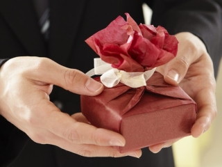 Gợi ý 14 món quà tặng vợ, người yêu ngày Phụ nữ Việt Nam 20/10