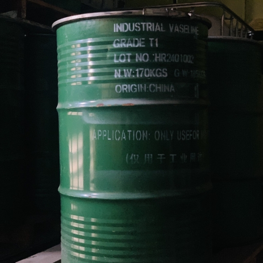 Industrial Vaseline,  Trung Quốc, Phuy 170kg